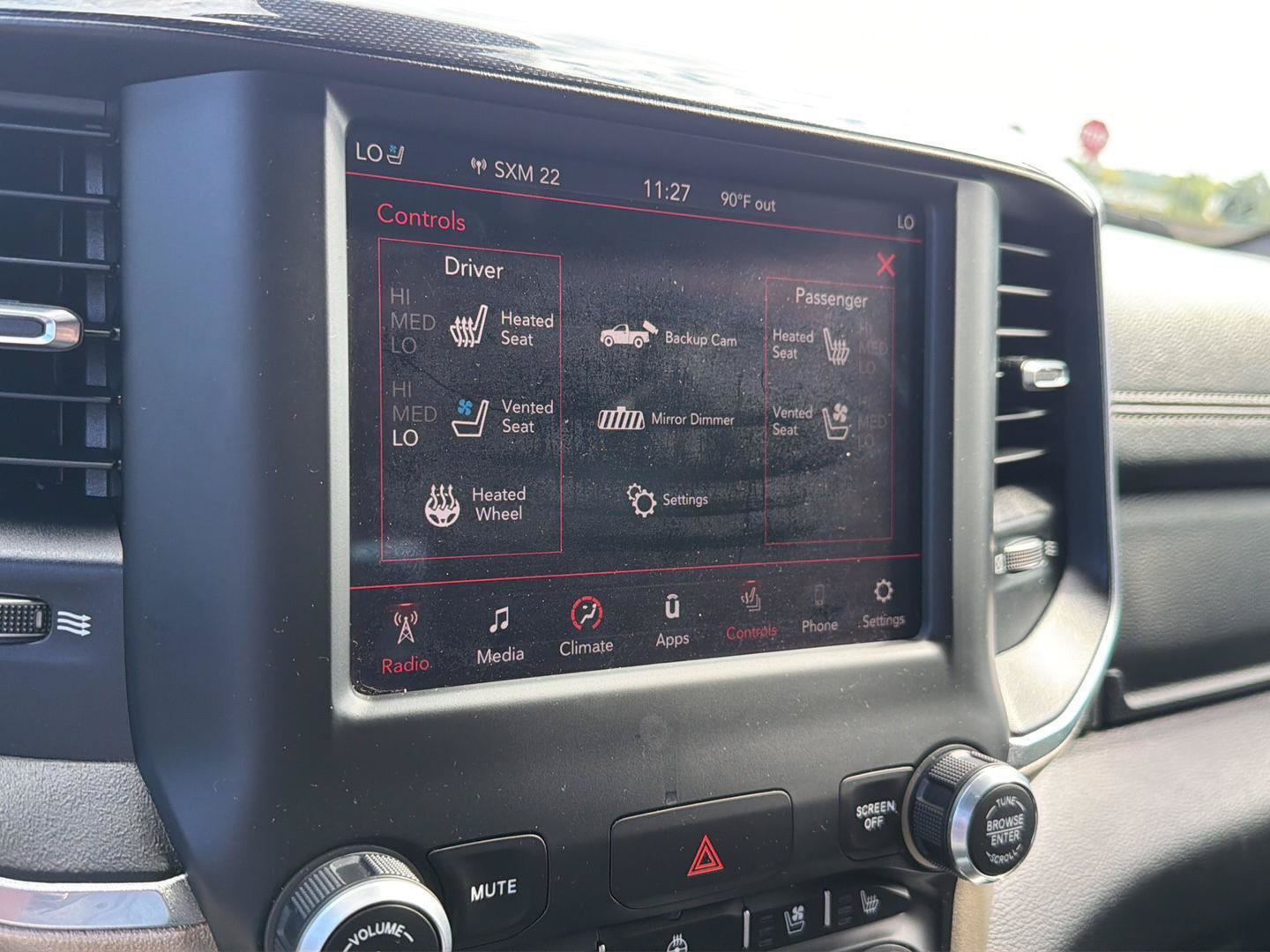 Used 2019 RAM 1500 Laramie w/ Sport Appearance Package AWD/4WD image 26