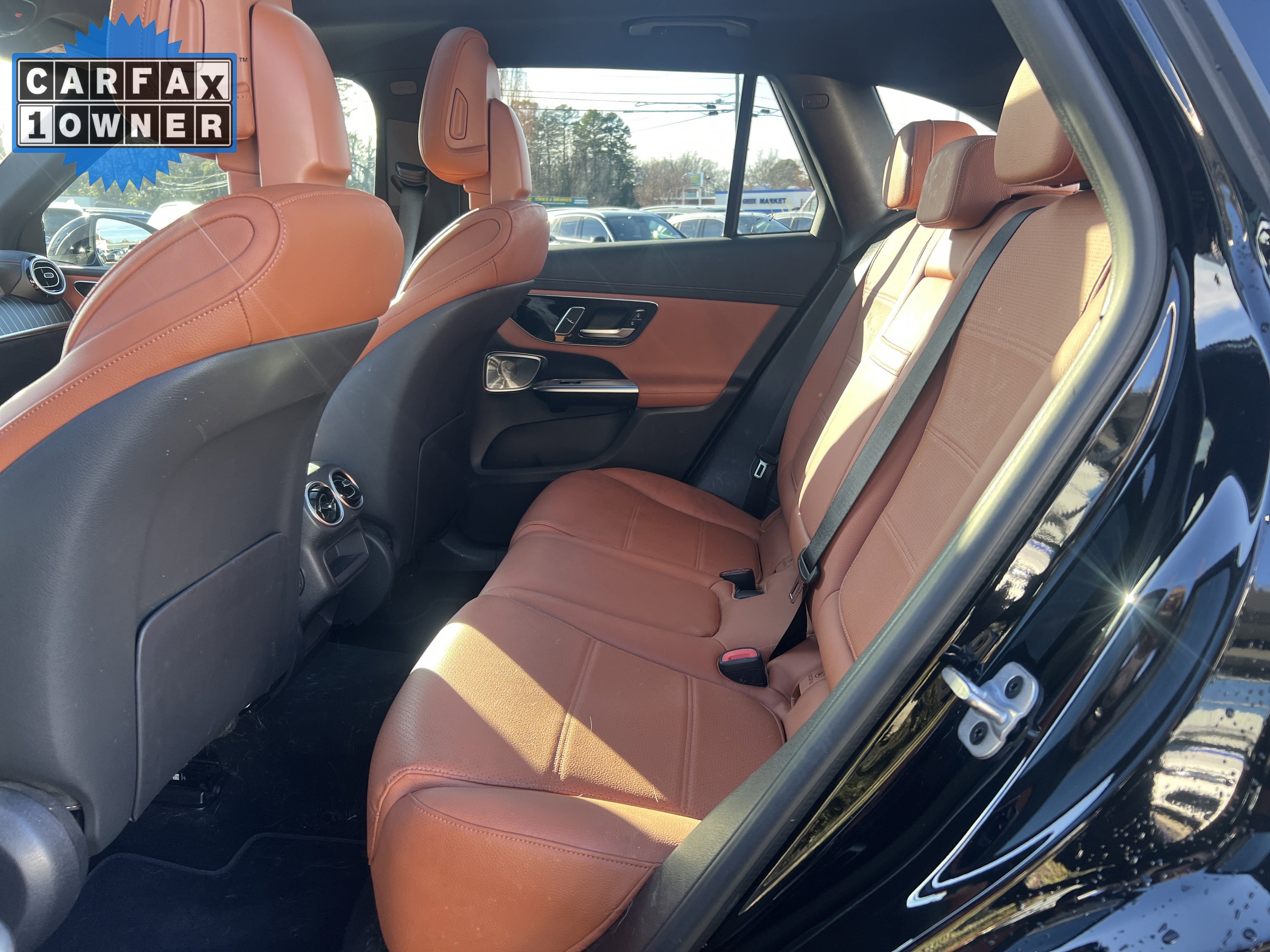 Used 2024 Mercedes-Benz GLC 300 image 32