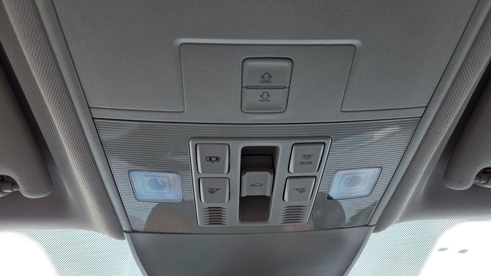 Certified 2025 Volkswagen Taos SEL AWD/4WD image 42