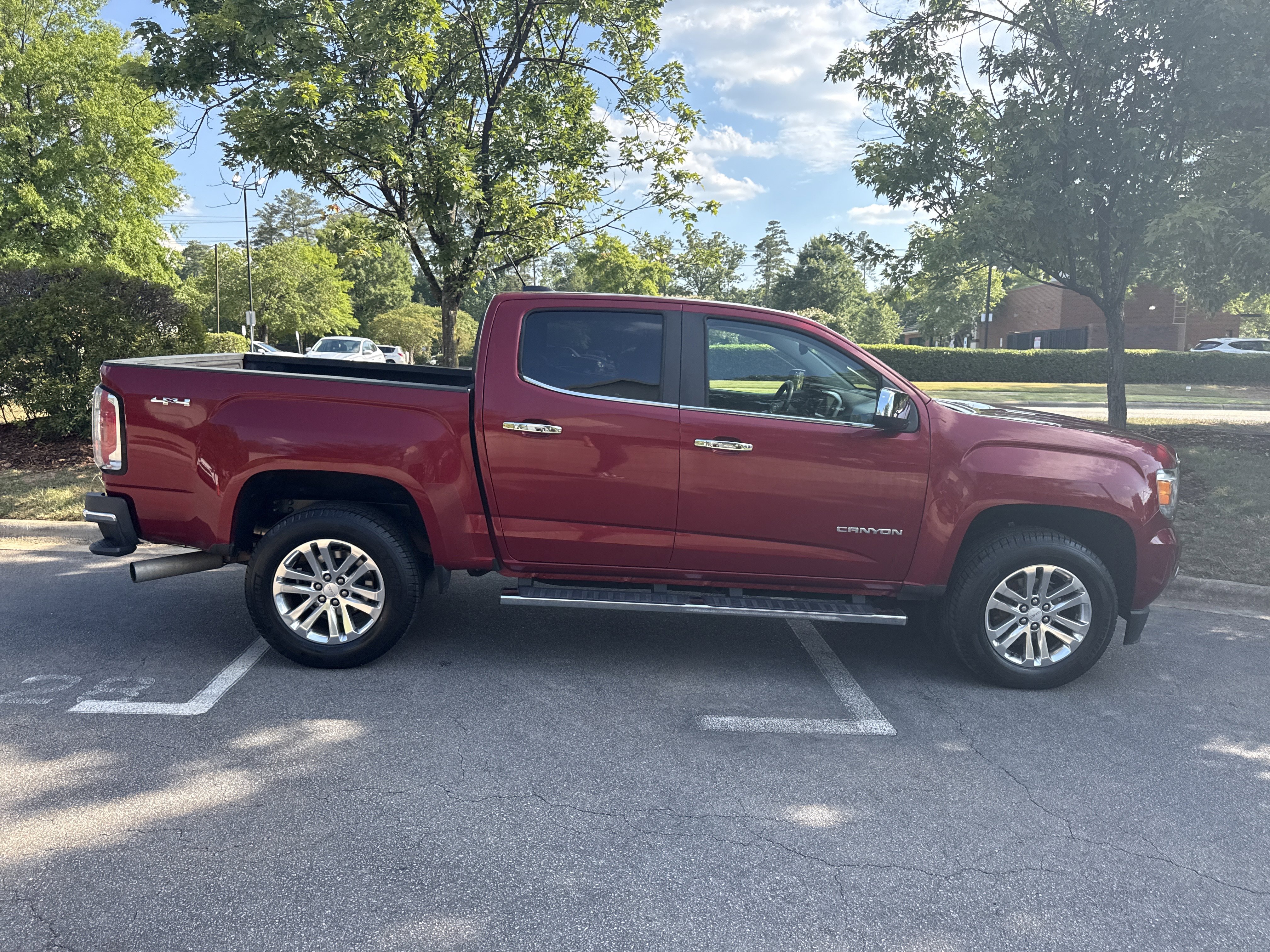 Used 2017 GMC Canyon SLT w/ Driver Alert Package AWD/4WD image 13