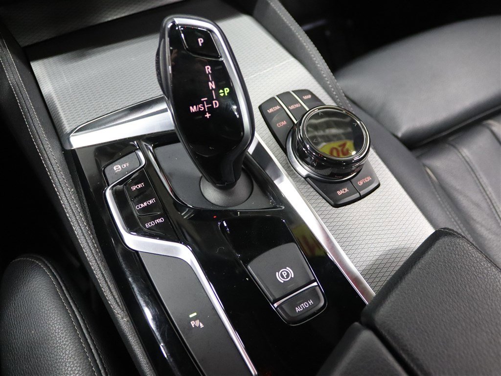 Used 2018 BMW 530i xDrive image 27