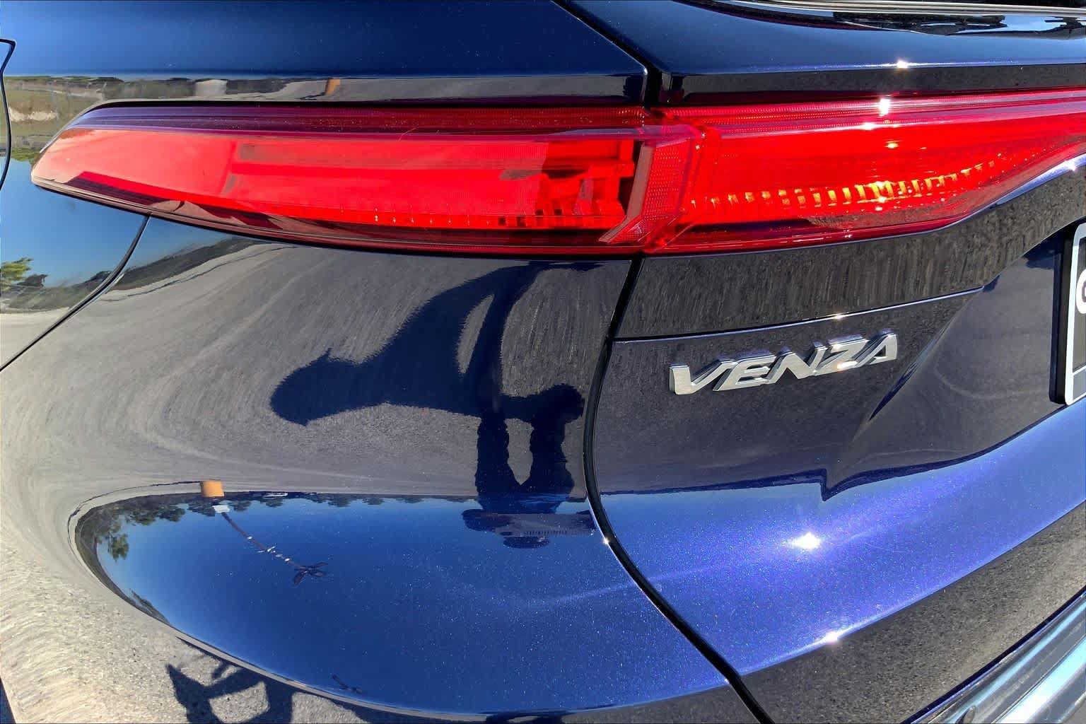 Used 2021 Toyota Venza Limited AWD/4WD image 28