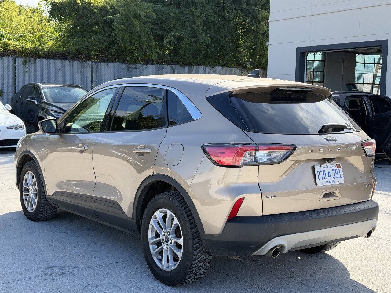 Used 2020 Ford Escape SE AWD/4WD image 6