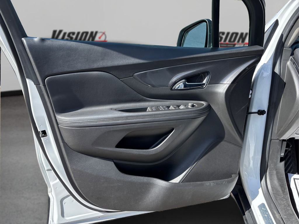 Used 2022 Buick Encore Preferred w/ Safety Package image 22