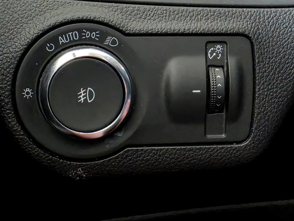Used 2020 Buick Envision Premium AWD/4WD image 23