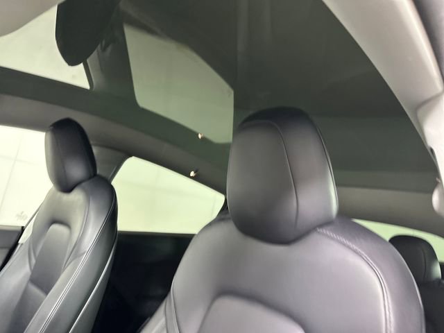 Used 2022 Tesla Model Y Long Range image 13