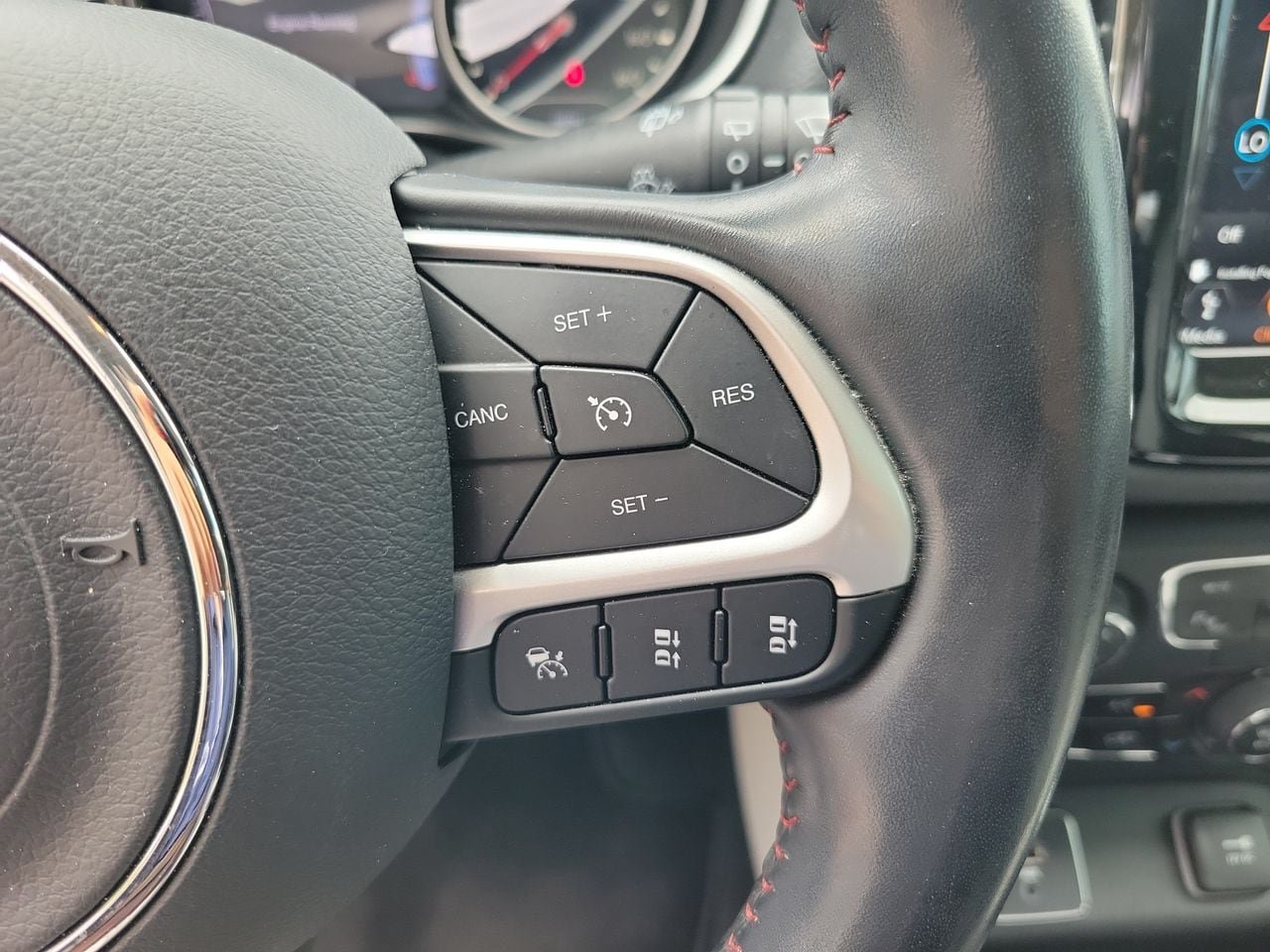 Used 2021 Jeep Compass Limited w/ Sun and Sound Group FWD image 20