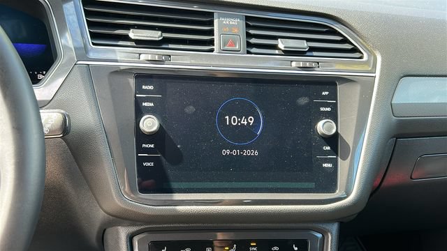 Used 2022 Volkswagen Tiguan SE AWD/4WD image 16