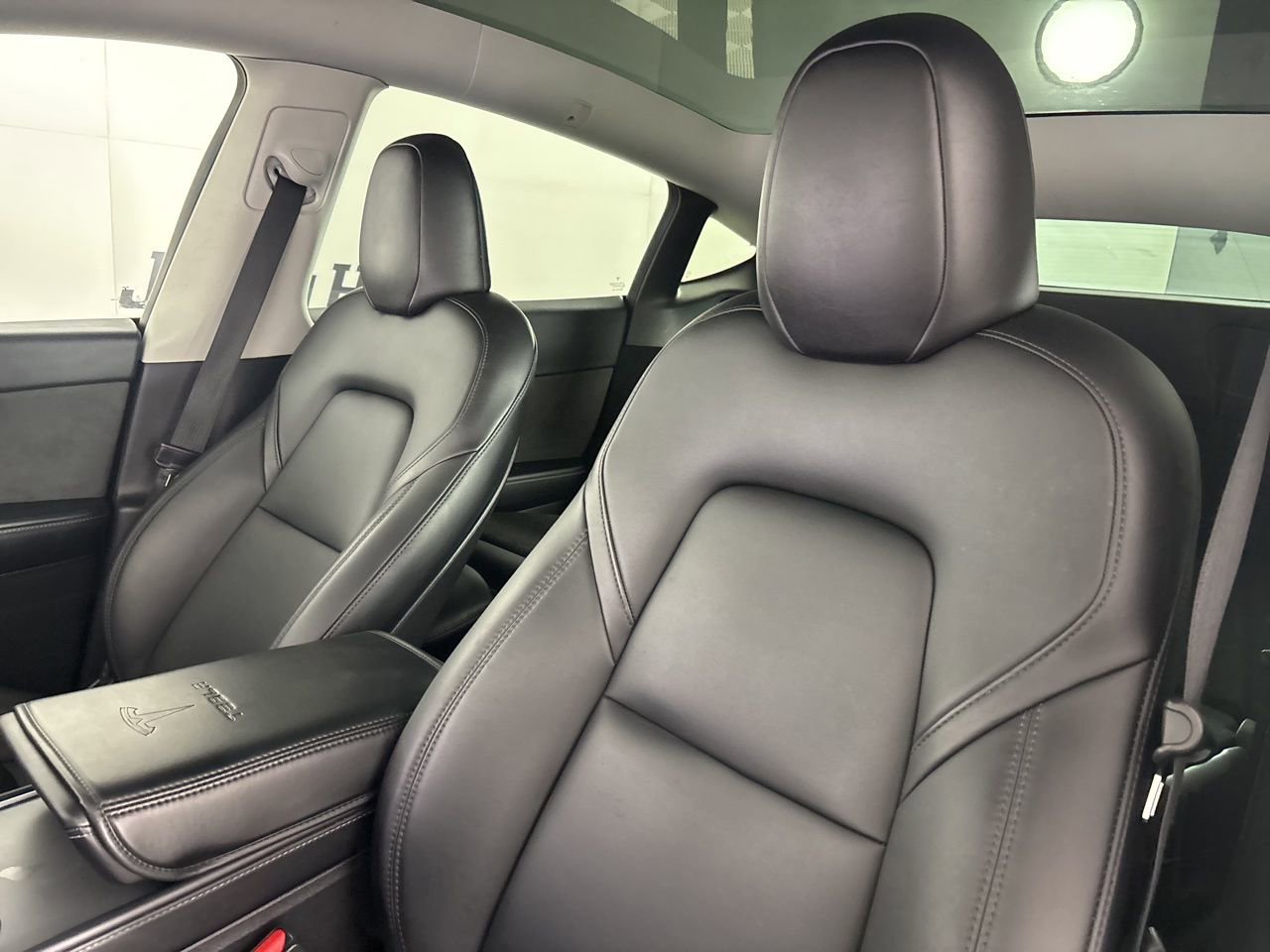 Used 2022 Tesla Model Y Long Range image 8