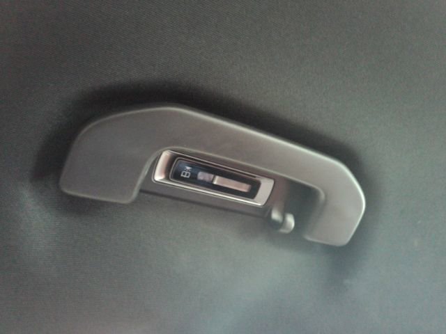 Used 2024 Mercedes-Benz GLC 300 w/ Driver Assistance Package image 31