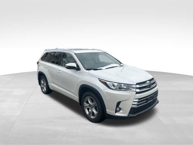 Used 2017 Toyota Highlander Limited AWD/4WD image 23