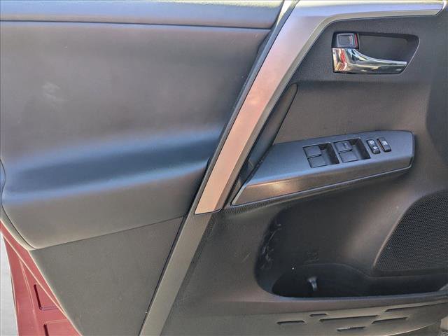 Used 2018 Toyota RAV4 XLE image 9