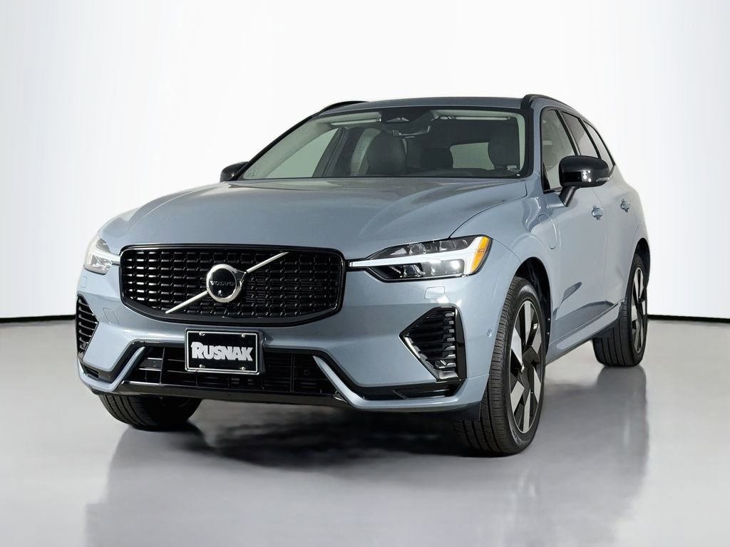 Certified 2023 Volvo XC60 T8 Plus AWD/4WD image 3