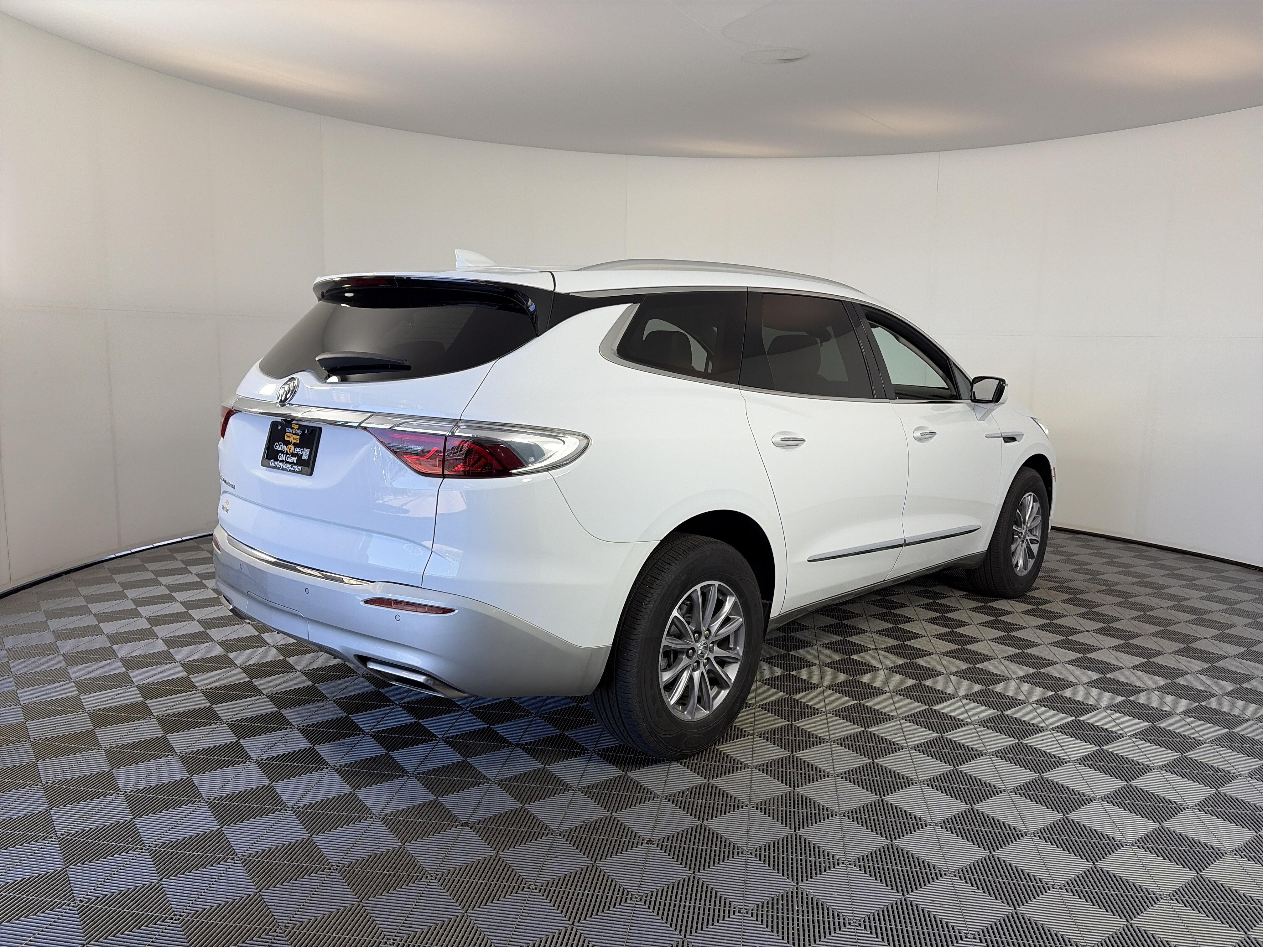 Used 2024 Buick Enclave Essence FWD image 6