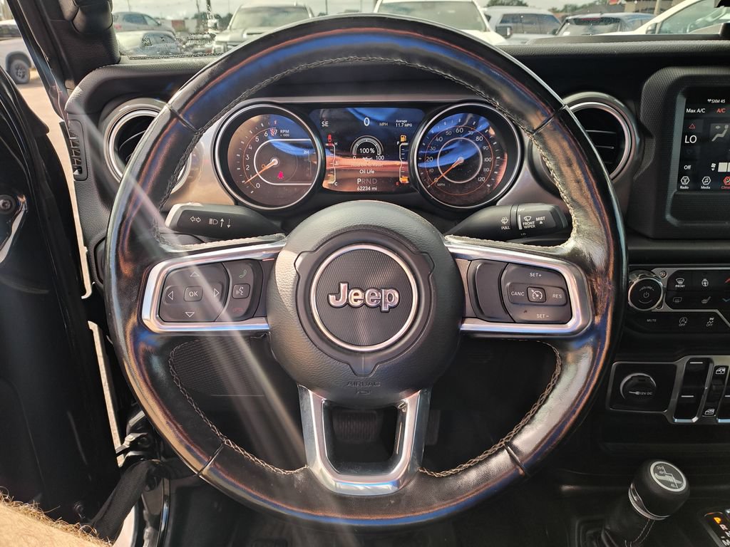 Used 2021 Jeep Gladiator Overland w/ Cold Weather Group AWD/4WD image 17