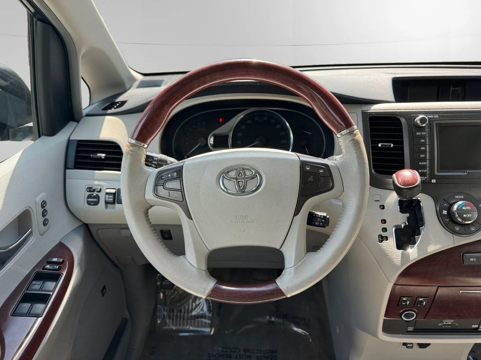 Used 2013 Toyota Sienna Limited w/ Premium Pkg AWD/4WD image 14