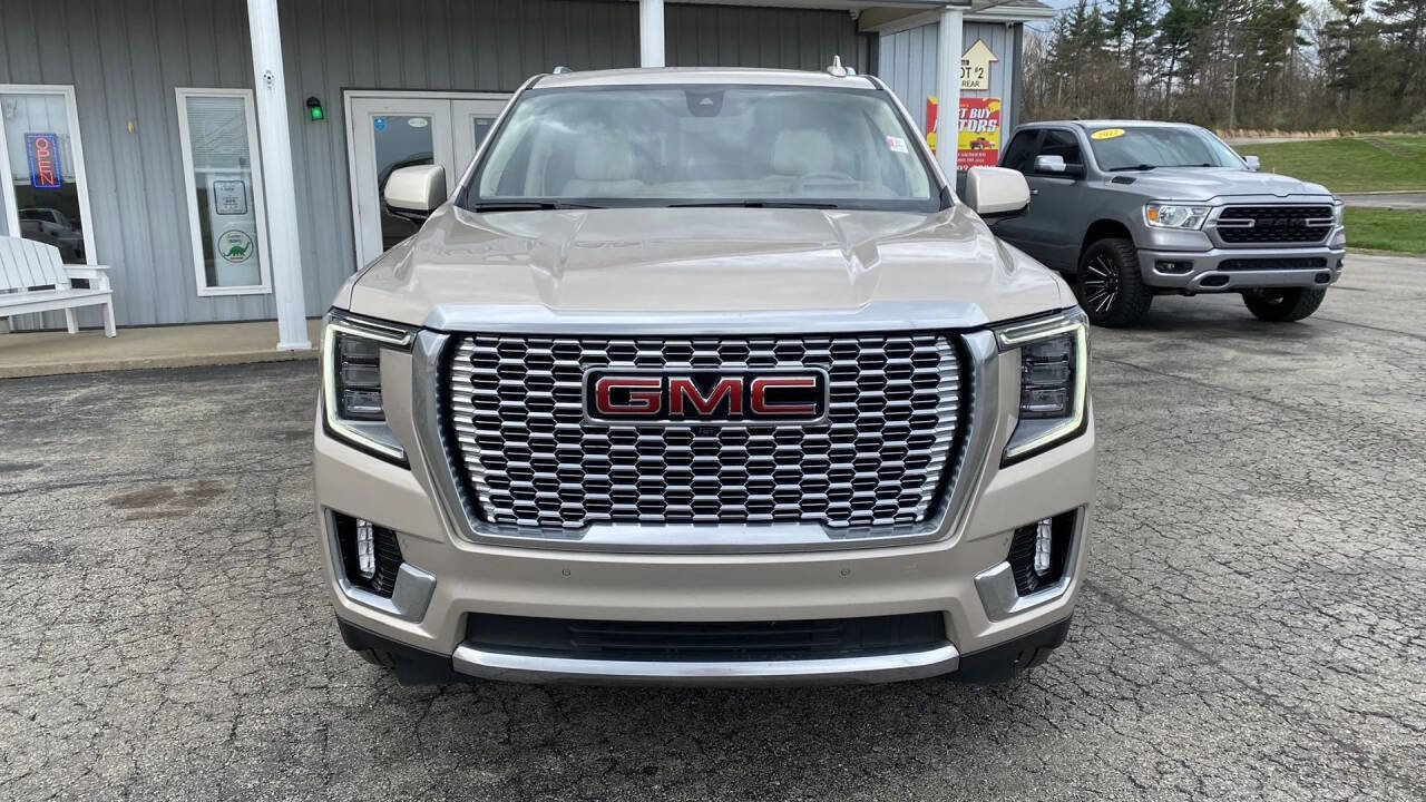 Used 2021 GMC Yukon XL Denali w/ Denali Premium Package image 11
