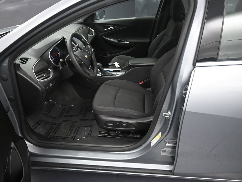 Used 2023 Chevrolet Malibu LT image 29