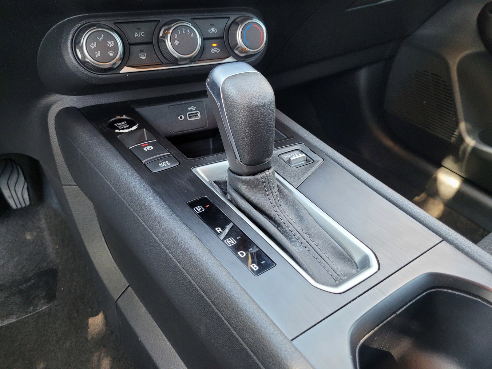 Used 2025 Nissan Kicks S image 20