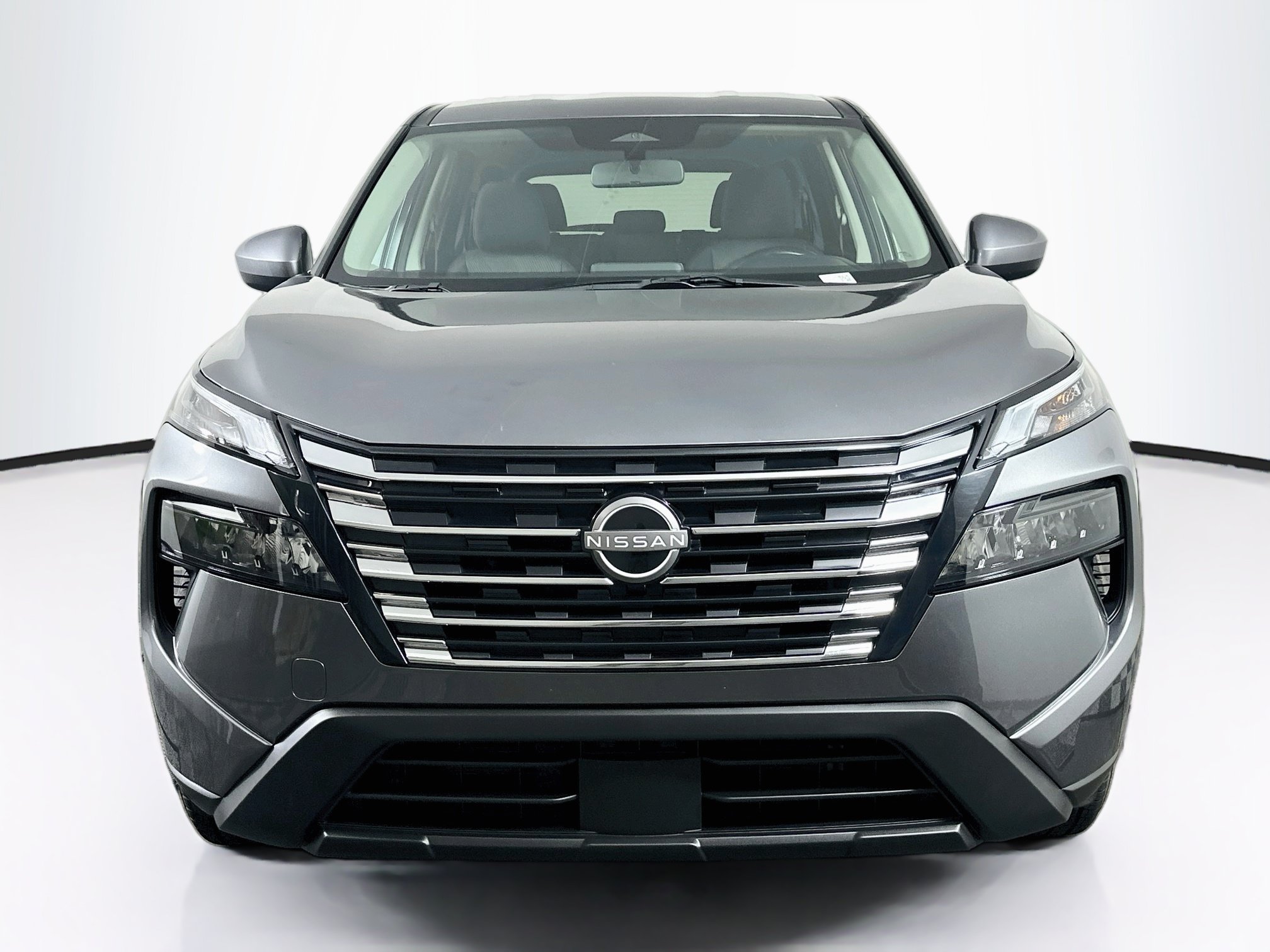 Used 2025 Nissan Rogue SV FWD image 2