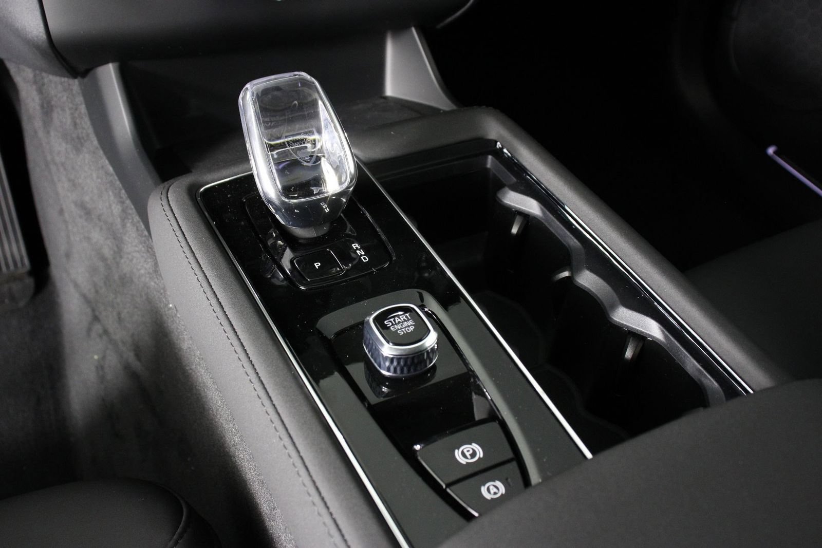 New 2026 Volvo XC90 T8 Plus AWD/4WD image 7