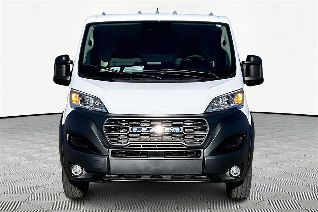 Used 2024 RAM ProMaster 2500 w/ Convenience Group image 3