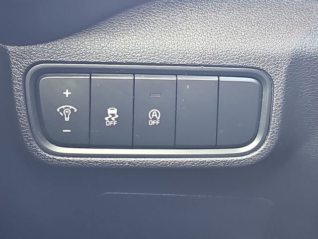 Used 2025 Kia Soul LX w/ LX Technology Package image 17