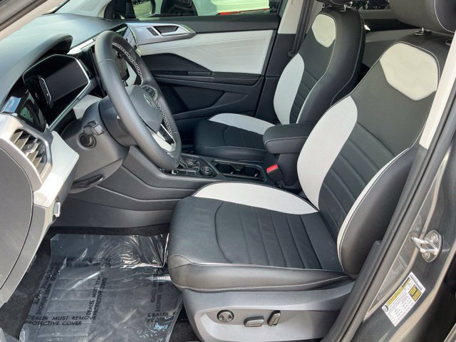 Certified 2025 Volkswagen Taos SEL AWD/4WD image 15