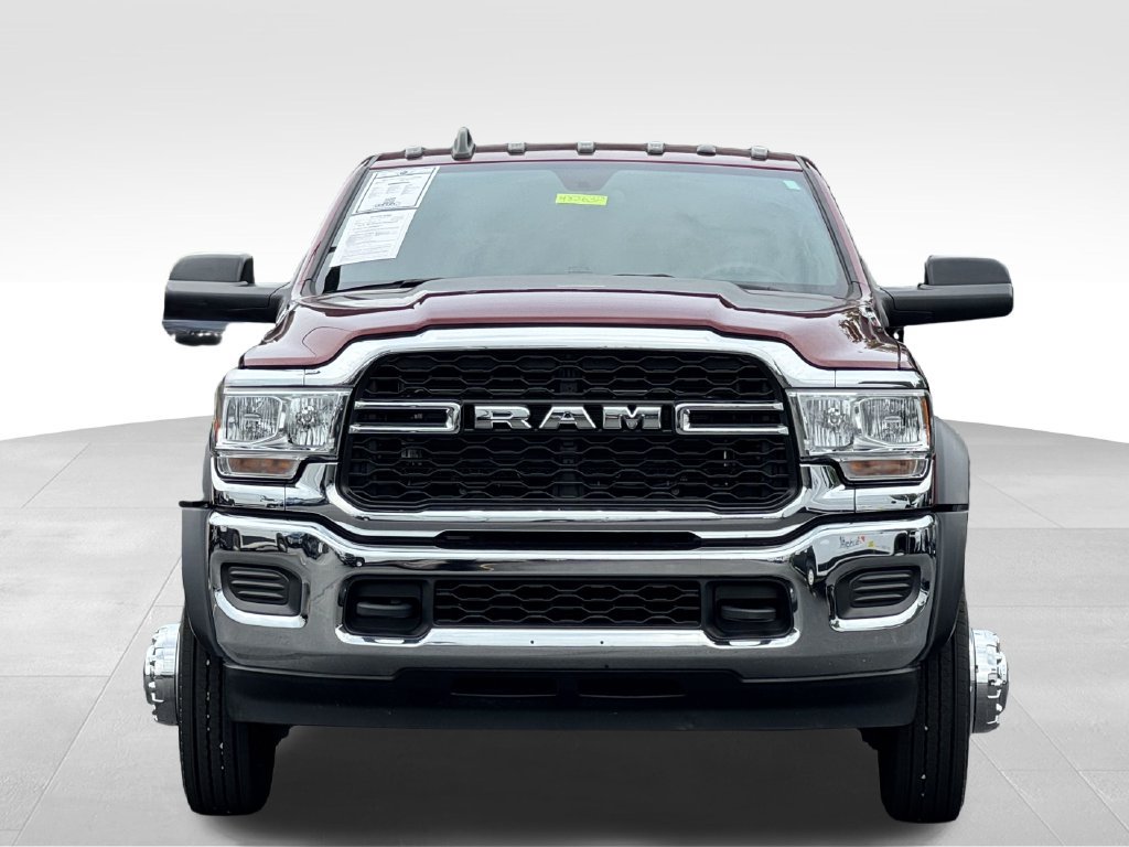 Used 2022 RAM 5500 Tradesman w/ Chrome Appearance Group RWD image 2