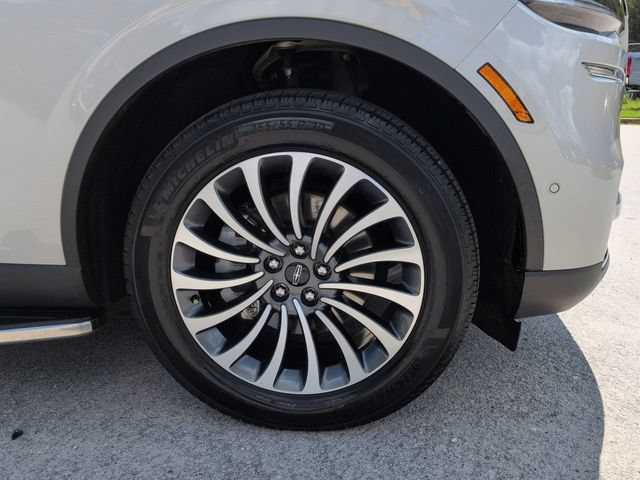 Used 2023 Lincoln Aviator Reserve w/ Equipment Group 201A AWD/4WD image 12