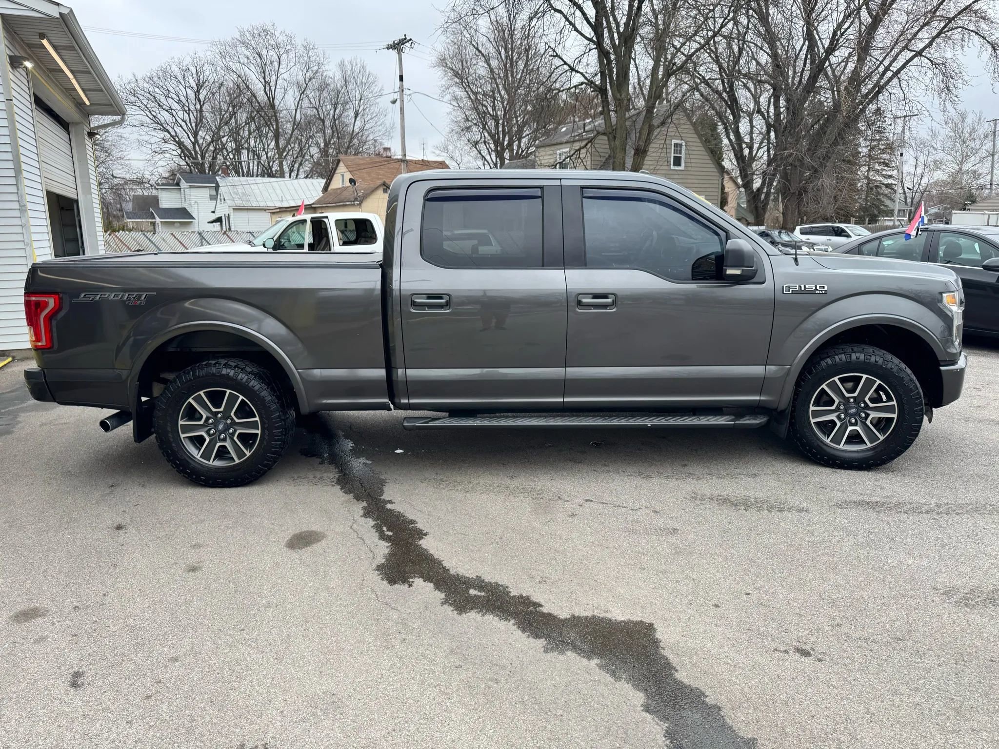 Used 2015 Ford F150 XLT w/ Equipment Group 301A Mid image 11