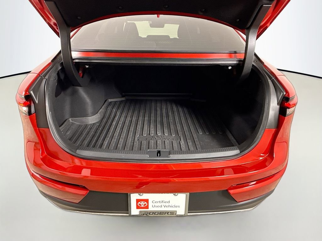 Certified 2023 Toyota Crown XLE image 28