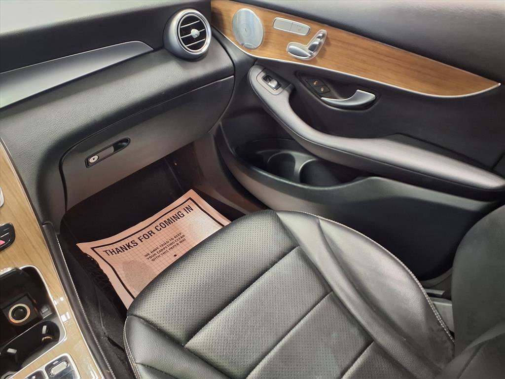 Used 2019 Mercedes-Benz GLC 300 4MATIC image 11