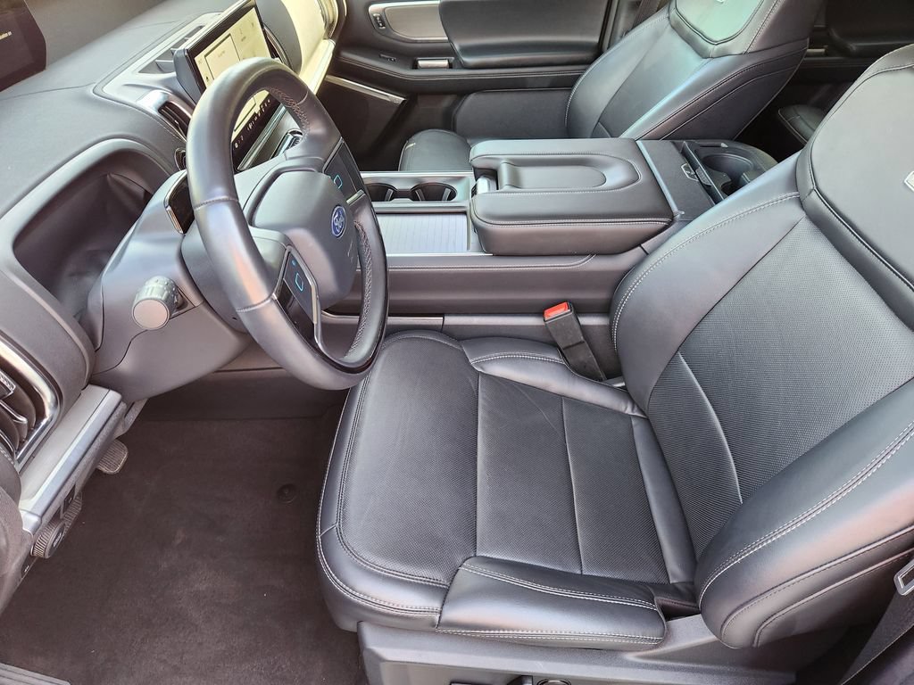 Used 2025 Ford Expedition Max Platinum AWD/4WD image 15