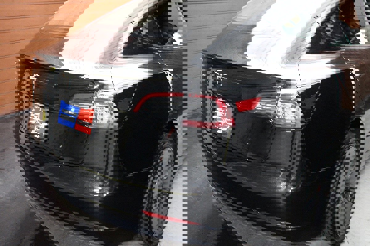 Used 2023 Tesla Model 3 Standard Range image 14