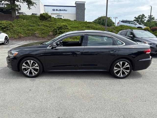 Used 2022 Volkswagen Passat 2.0T SE FWD image 2