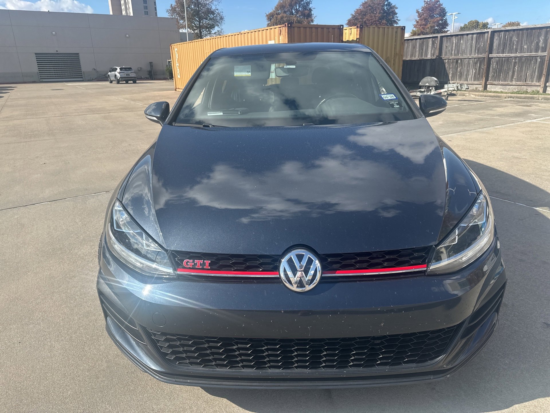 Used 2019 Volkswagen Golf 2.0T S image 2