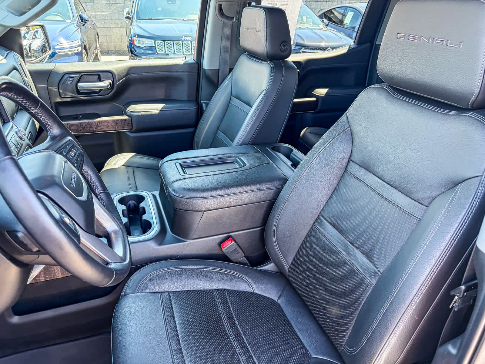 Used 2021 GMC Sierra 1500 Denali w/ Denali Ultimate Package AWD/4WD image 17