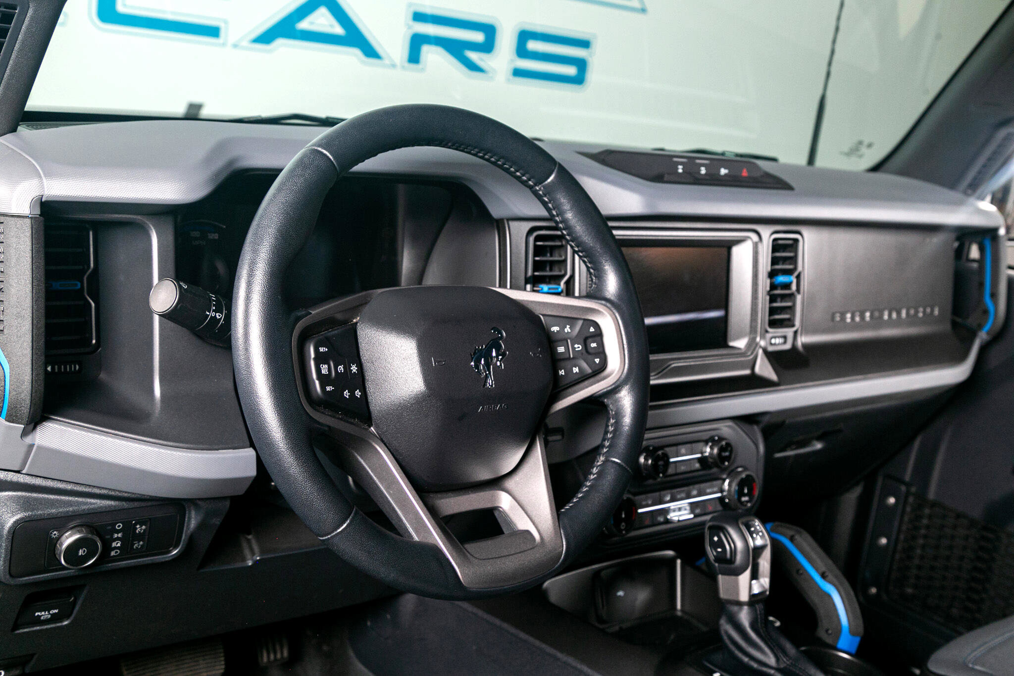 Used 2022 Ford Bronco Black Diamond image 2