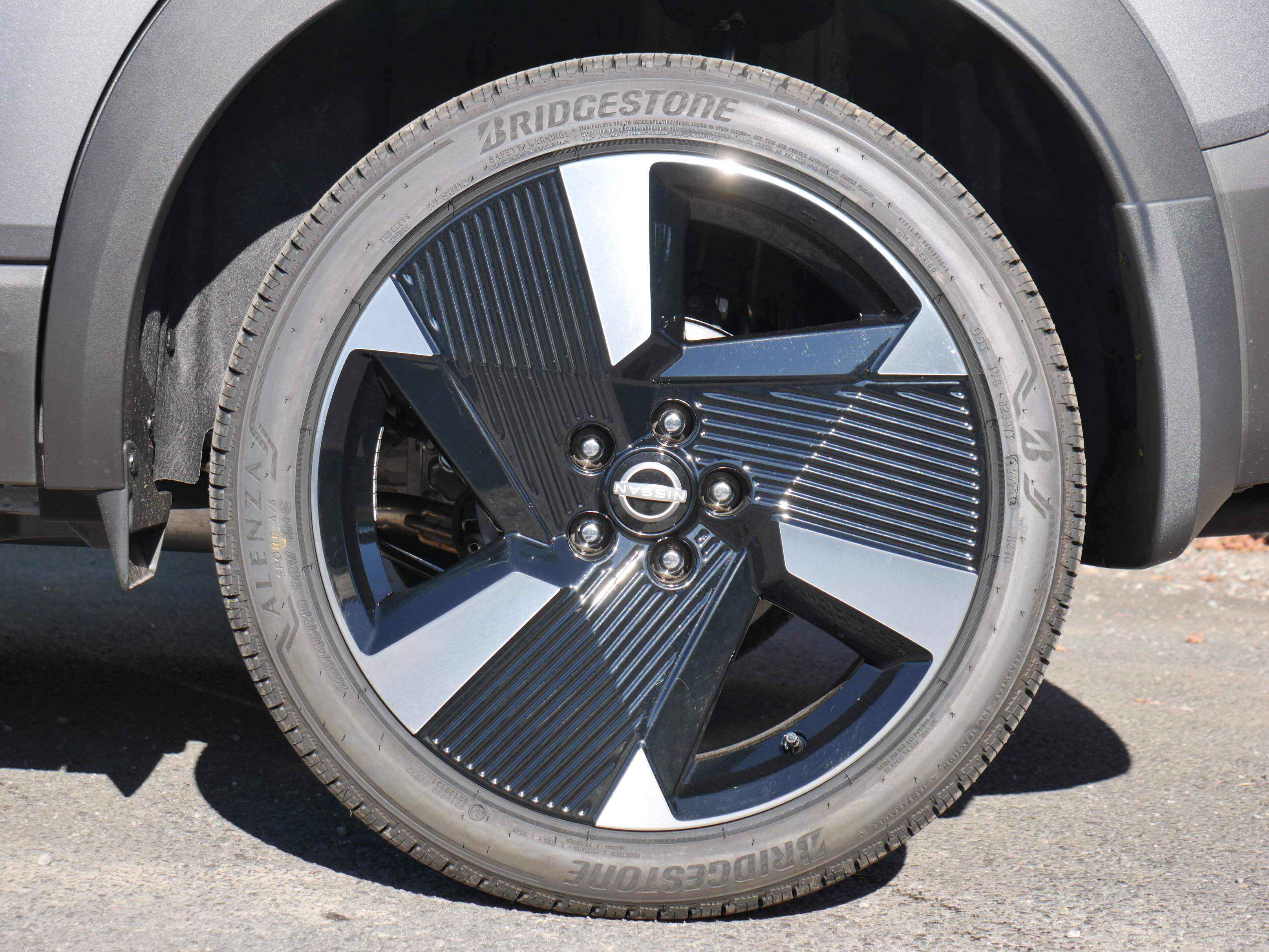 New 2026 Nissan Kicks SR w/ Cold Weather Package image 16