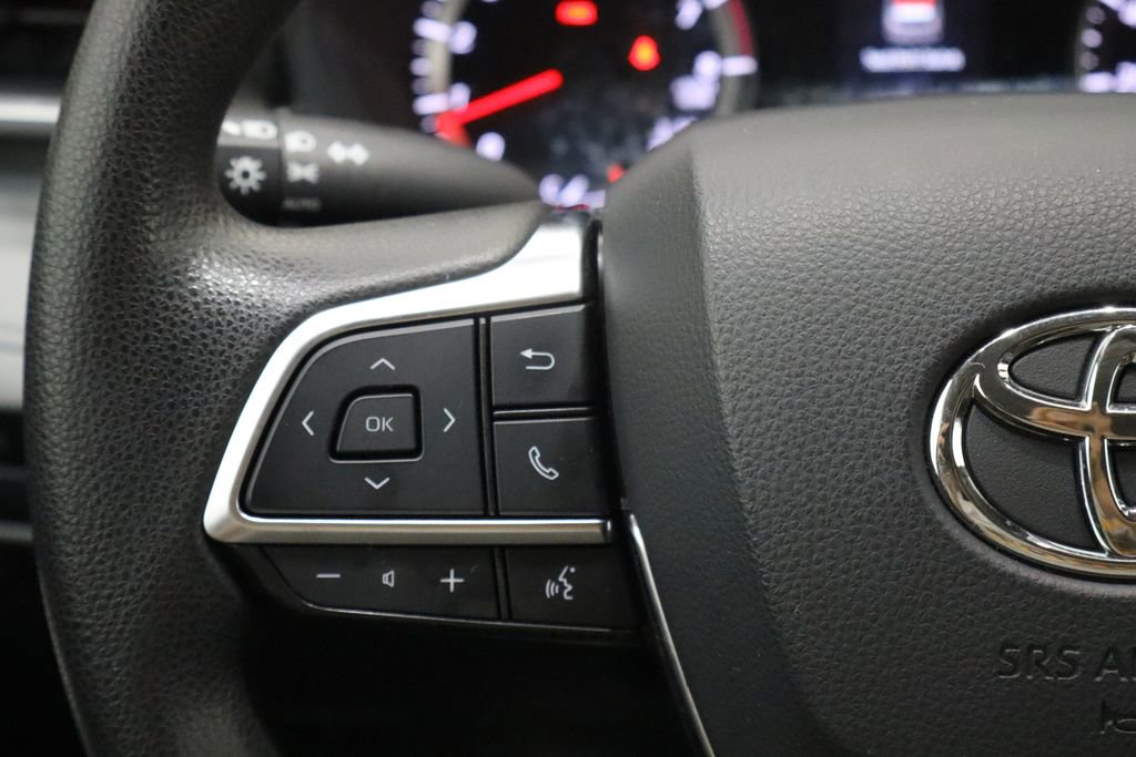 Used 2021 Toyota Highlander L image 24