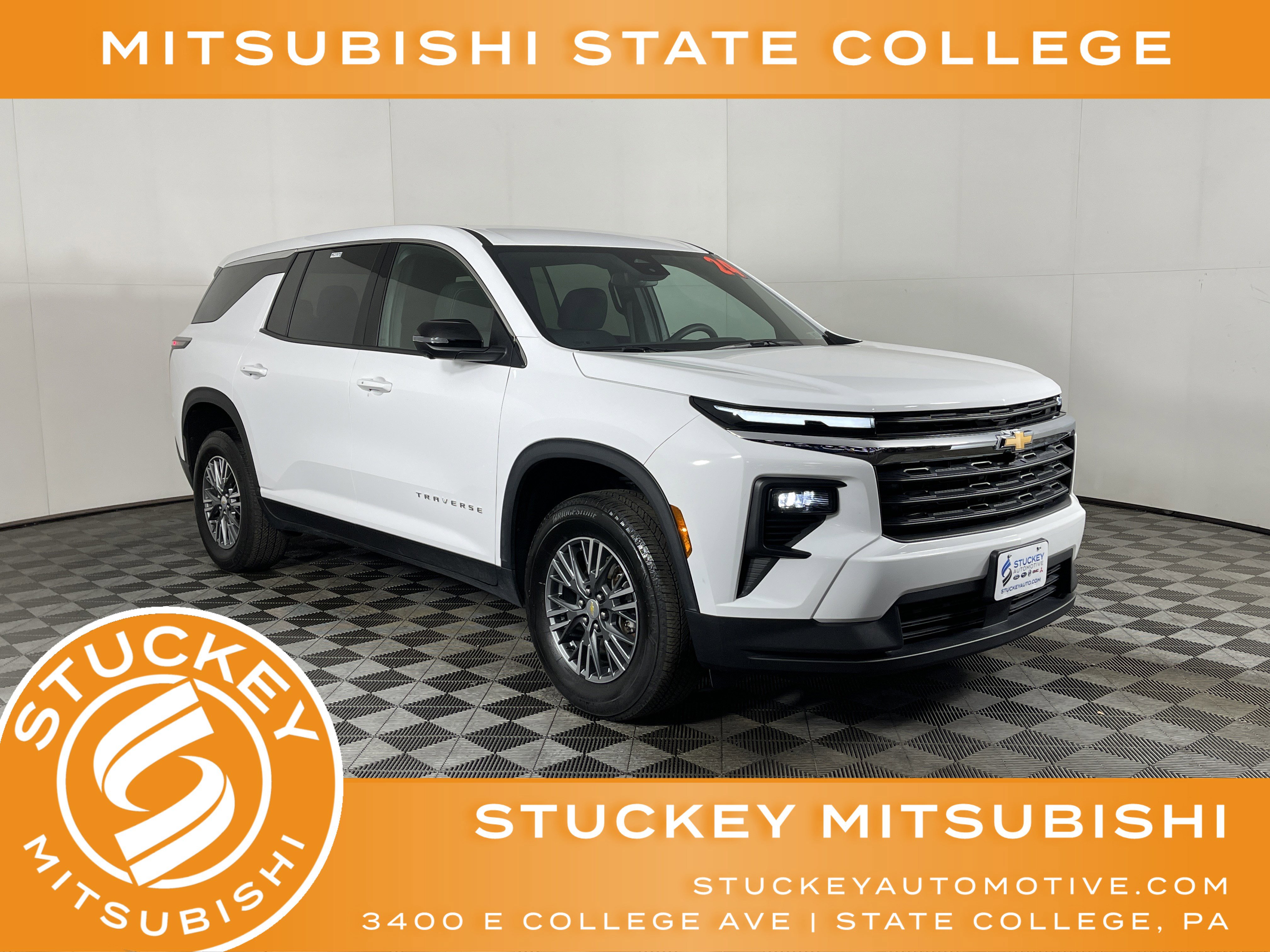 Used 2024 Chevrolet Traverse LS image 1