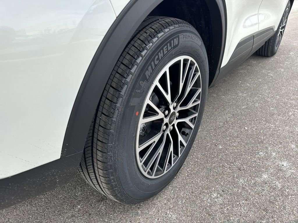 New 2025 Ford Escape SE image 16