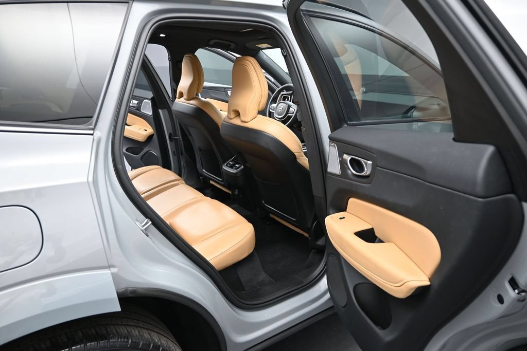 Used 2024 Volvo XC60 B5 Ultimate w/ Protection Package Premier AWD/4WD image 19