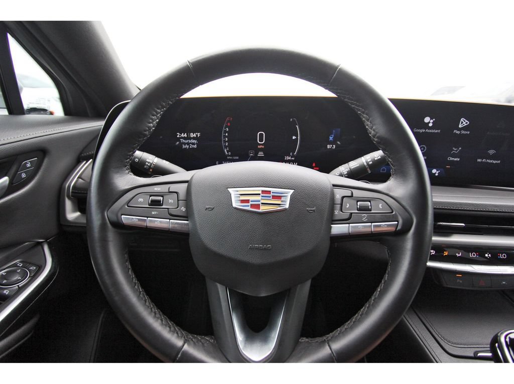 Used 2025 Cadillac XT4 Premium Luxury FWD image 13