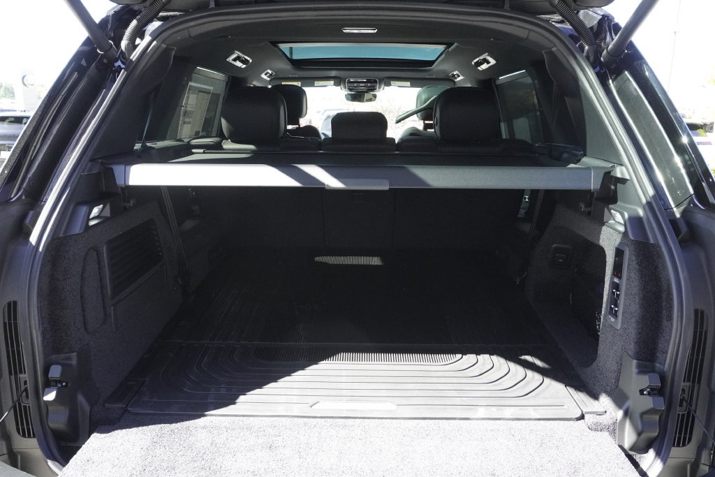 New 2027 Land Rover Range Rover Long Wheelbase SE AWD/4WD image 31
