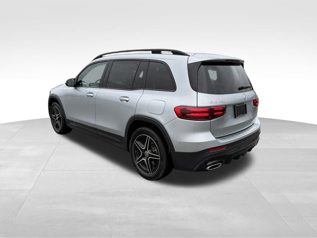 Certified 2025 Mercedes-Benz GLB 250 4MATIC image 3