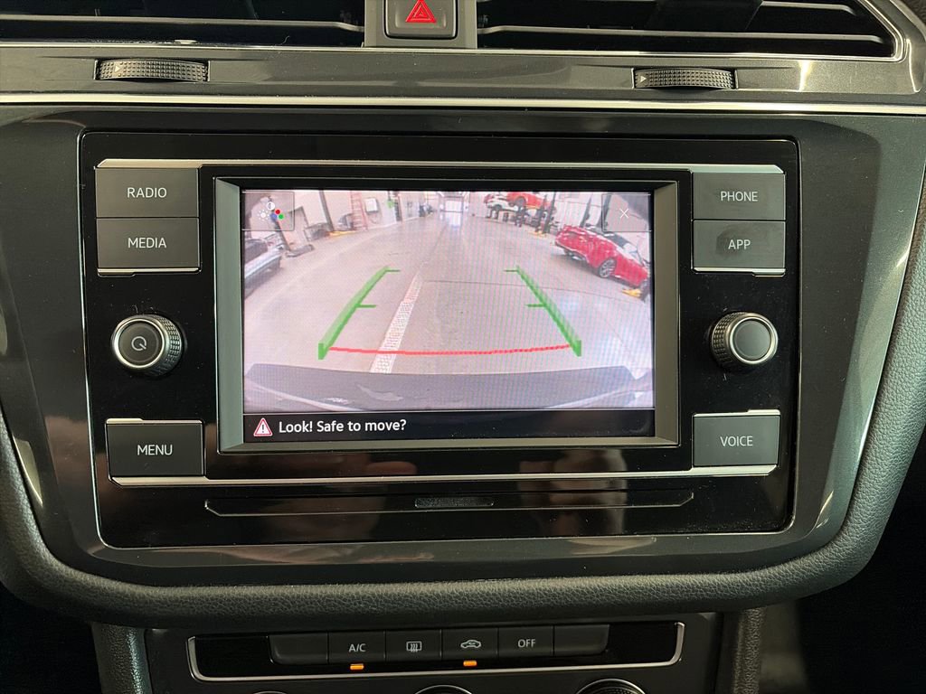 Used 2020 Volkswagen Tiguan S w/ 3rd Row Seat Package AWD/4WD image 16