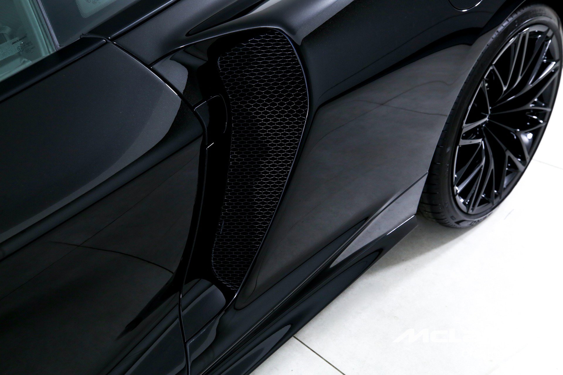 Used 2025 McLaren GTS RWD image 30