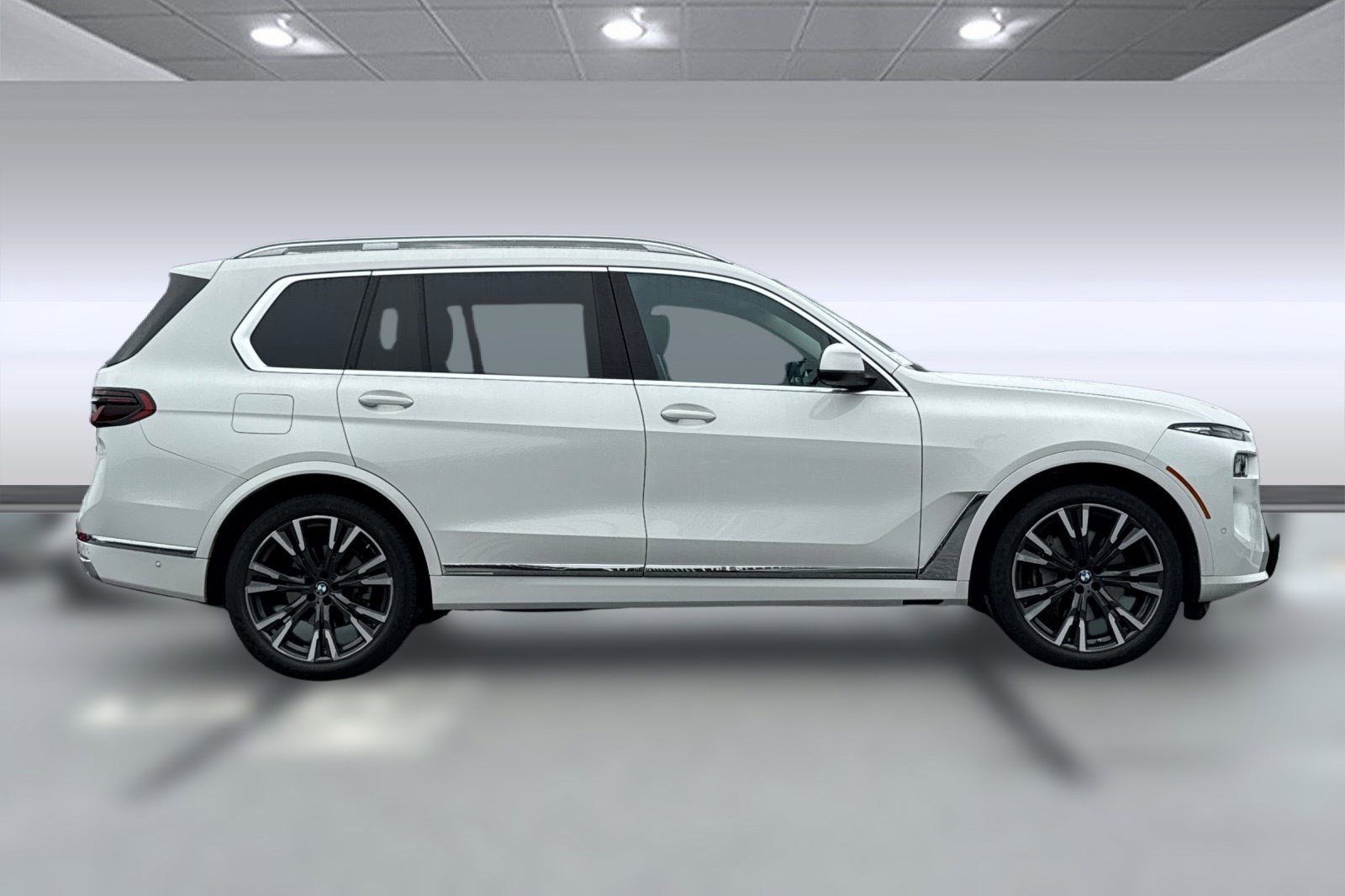 Used 2023 BMW X7 xDrive40i w/ Premium Package image 6